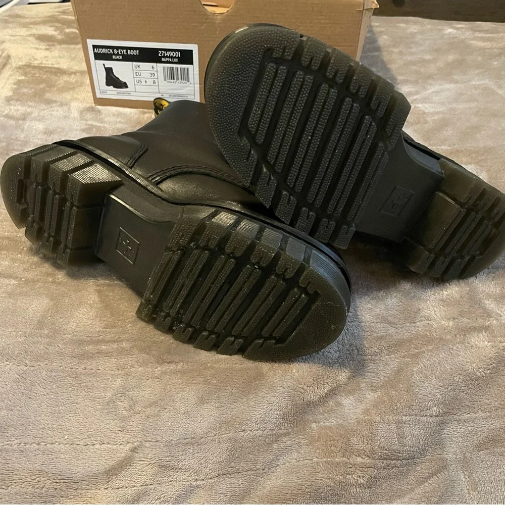 Dr. Martens Audrick Boot size 8 - Picture 10 of 11